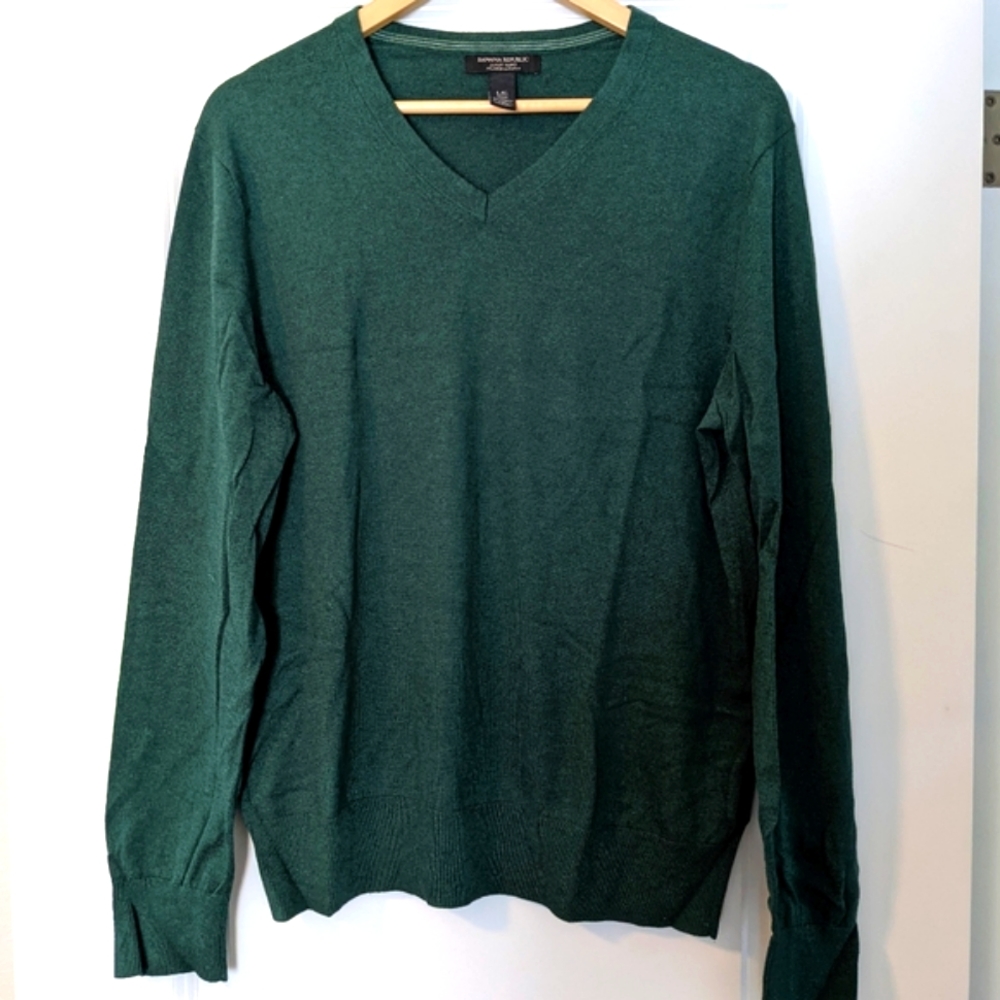 Silk and Cashmere Banana Republic V-Neck Sweater, Forest Green, Men's Medium